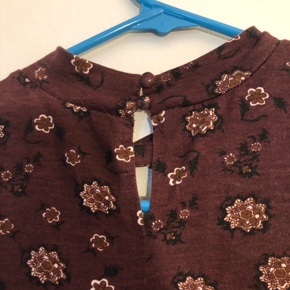 Hem and Thread Medium Keyhole Dress - Picture 3 of 4